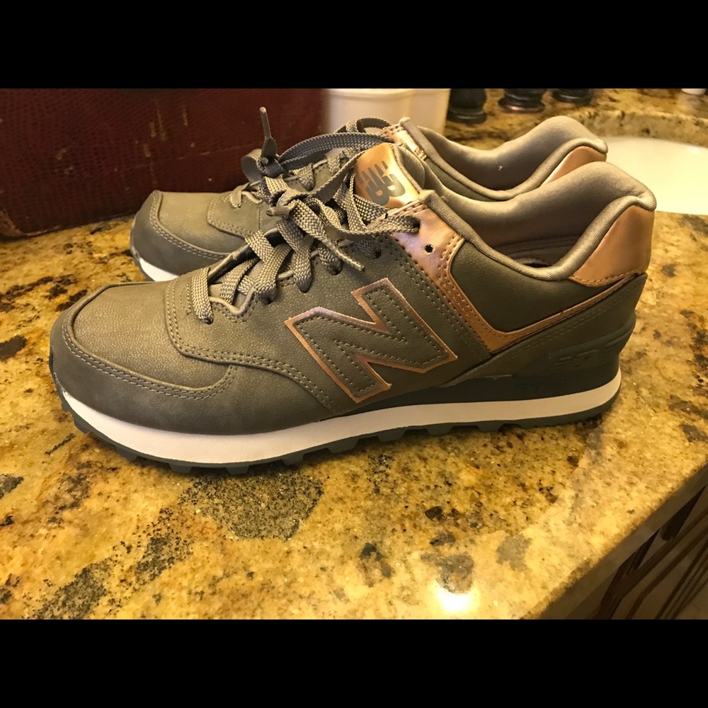 Women’s New Balance 574 size 7.5